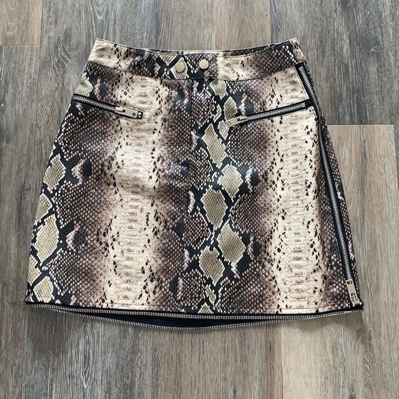 I Am Gia mini skirt faux snakeskin with zipper detailing sz xs - Picture 1 of 9